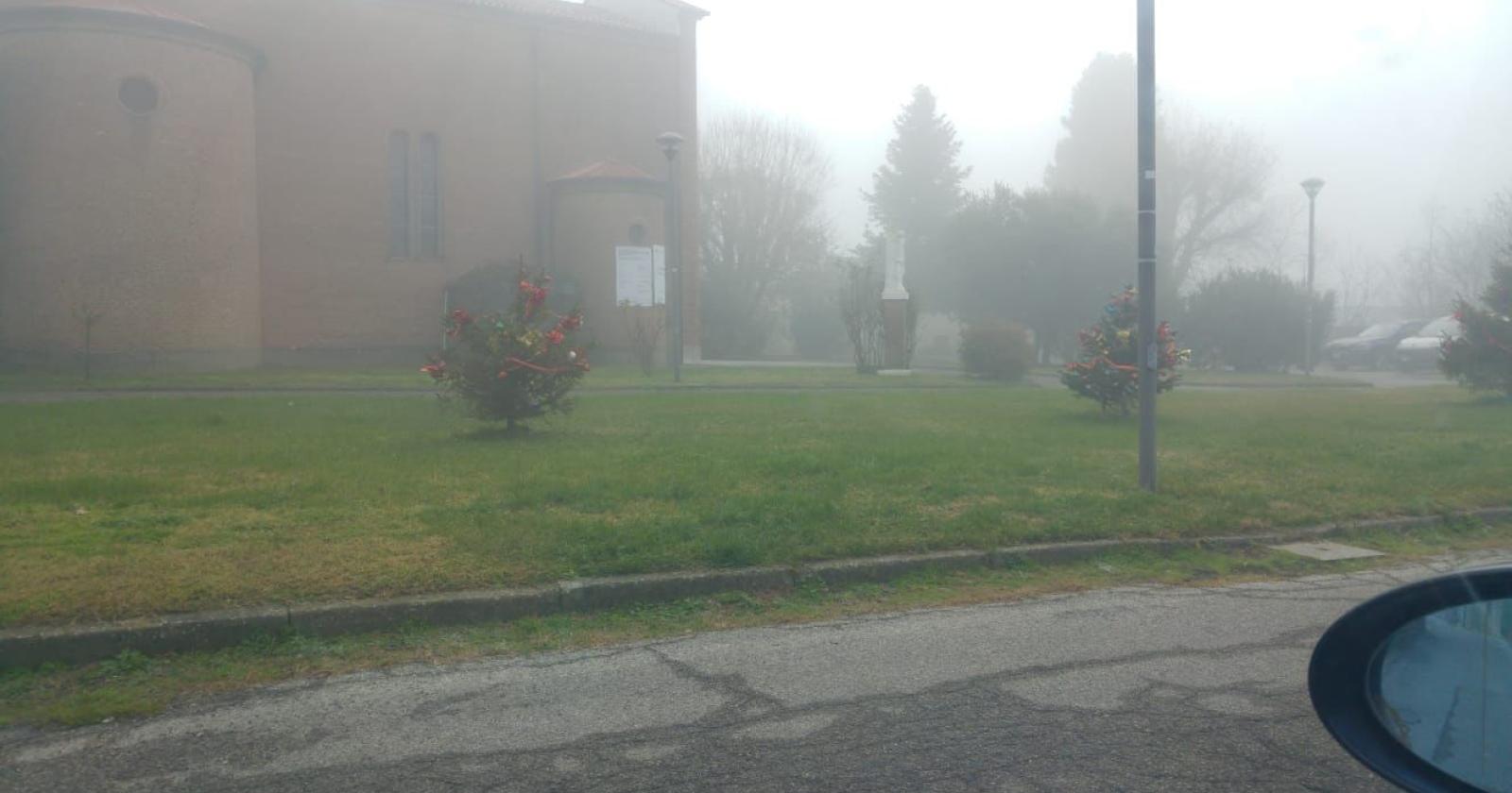 "Pochi addobbi, che tristezza"