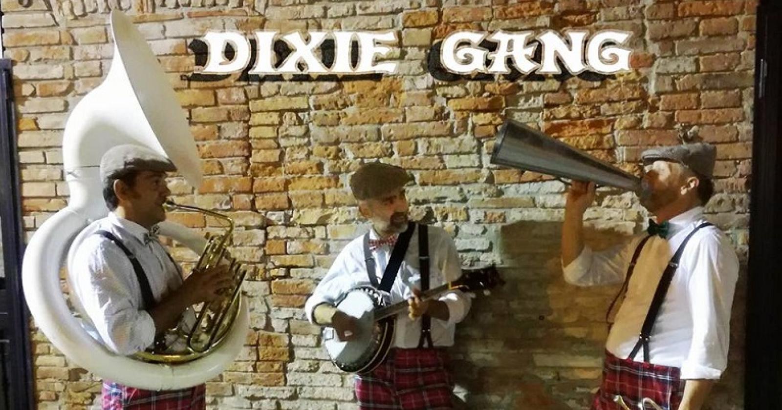 La gang del Natale si prende il centro
