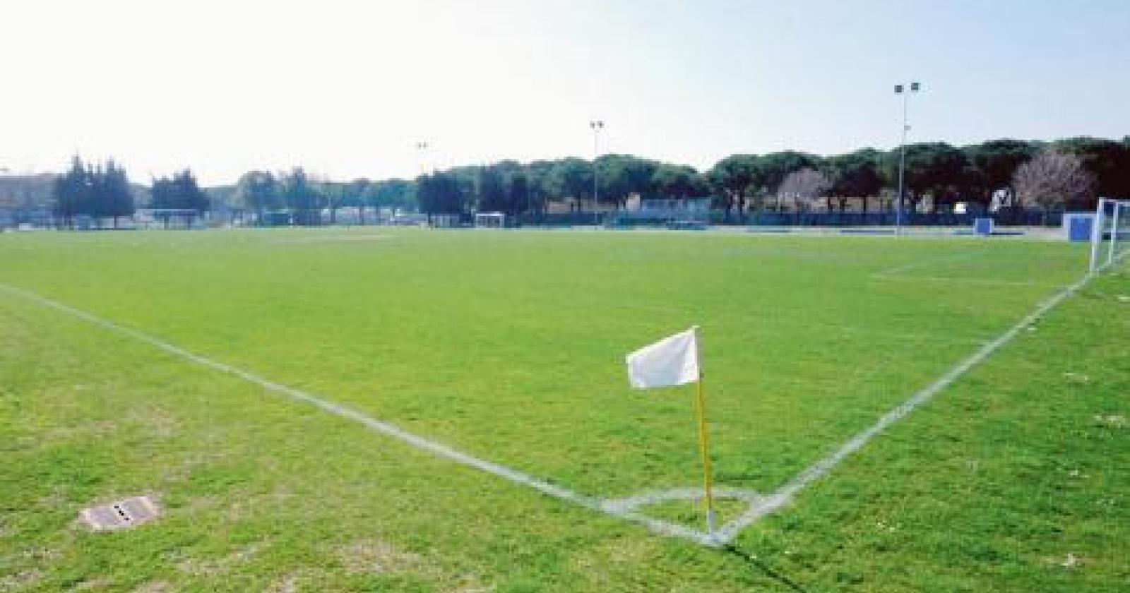 Il virus sgonfia anche il pallone