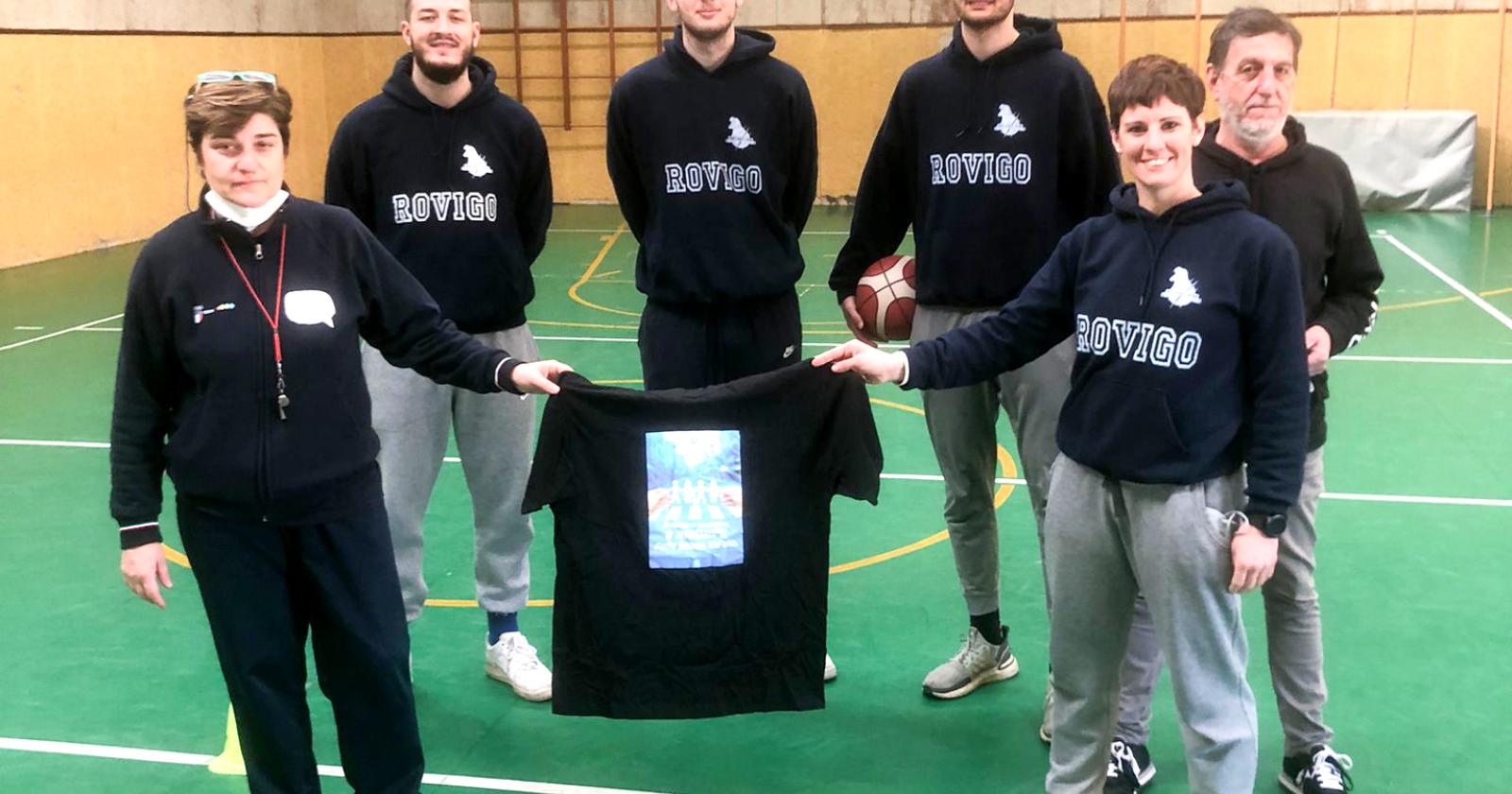 Giganti del basket in campo per la sicurezza stradale