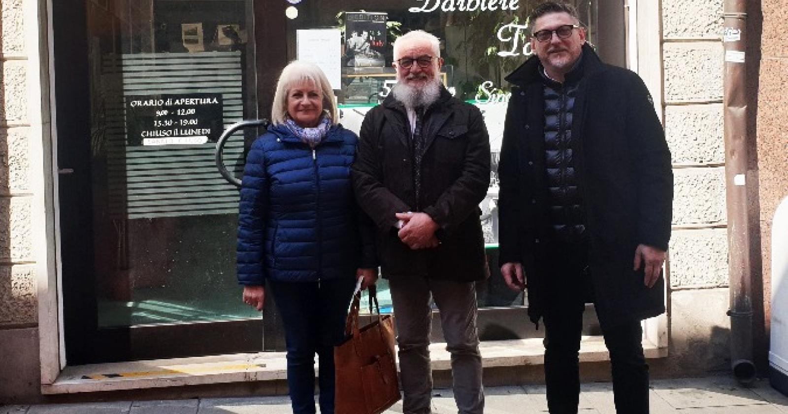 Il barbiere Tony compie 50 anni di professione