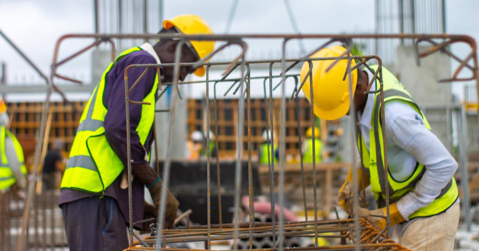 Perolari, si fermano i lavori: braccio di ferro Comune-azienda