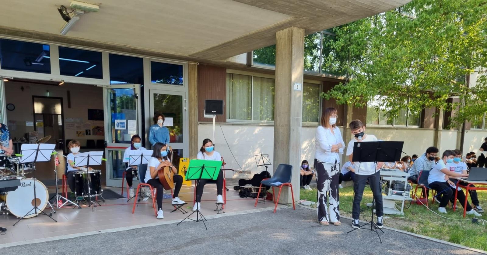Legalità, a scuola angoli di lettura, musica e danza 