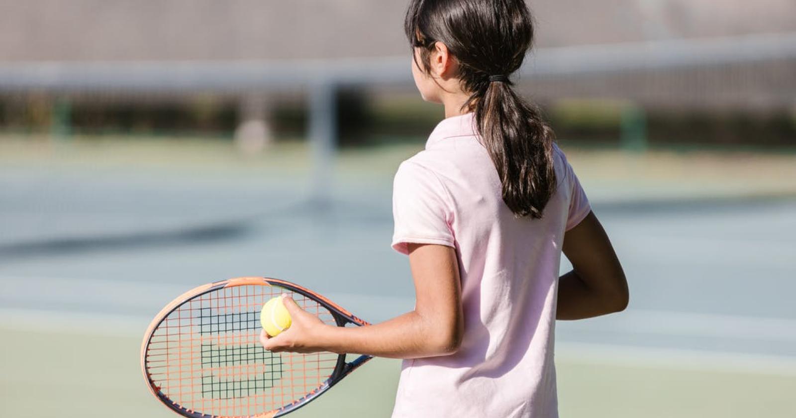 A scuola di tennis su erba in piazza Garibaldi 
