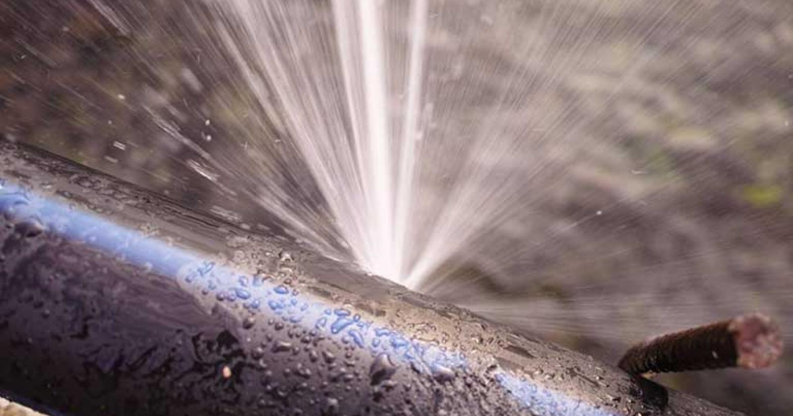 Manca acqua. Ma ne sprechiamo il 45%