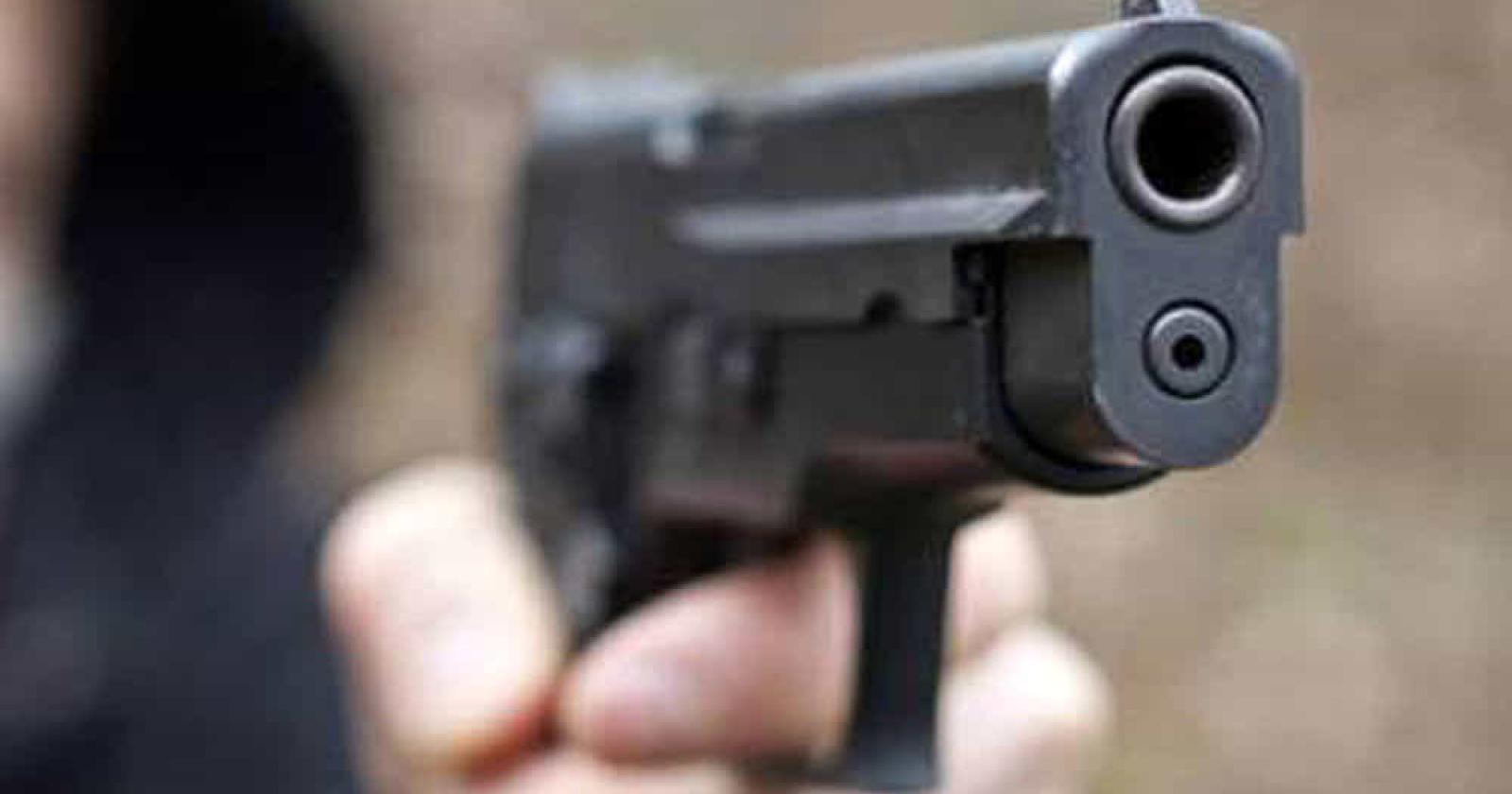 Bandito rapina il supermercato e picchia un dipendente 