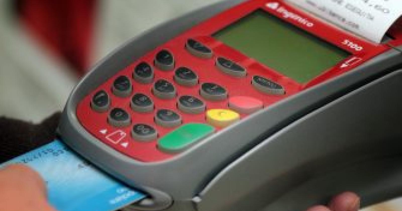 Da oggi, multe a chi non fa pagare col Pos