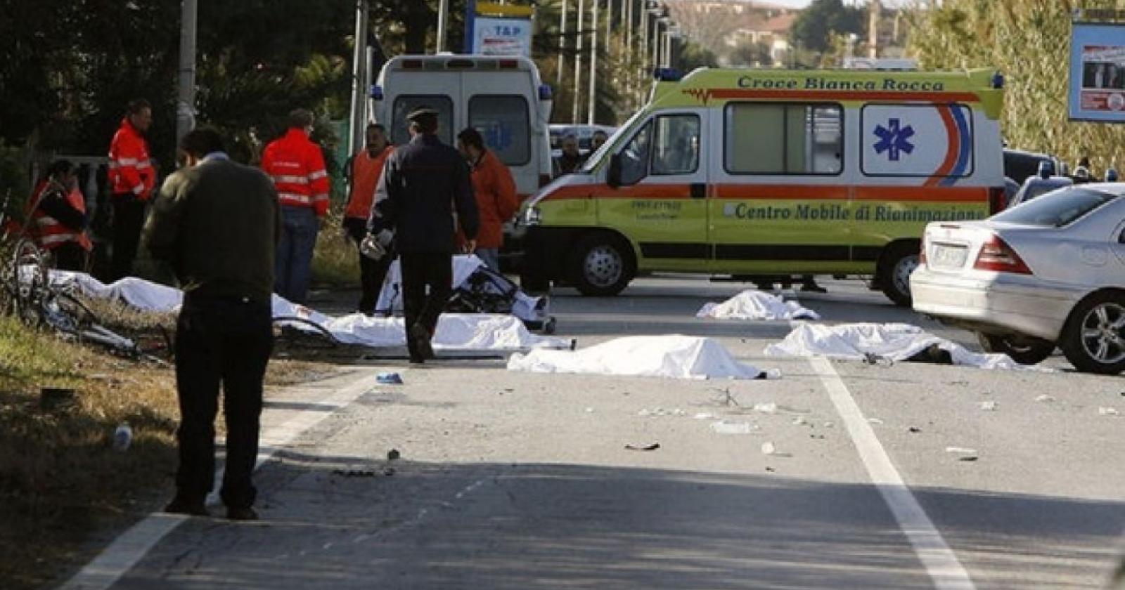 Infarto alla guida, investe i ciclisti: 4 morti, 6 feriti