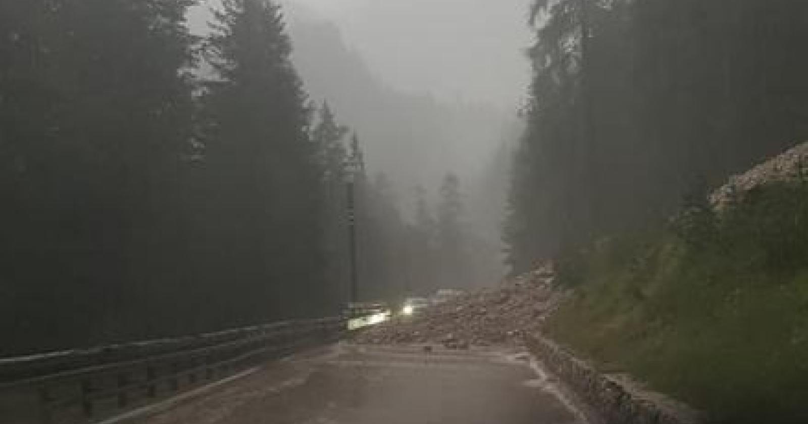 Frana sulla strada per Cortina