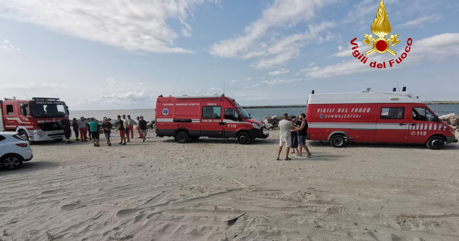 Rischiano di naufragare, salvati dalla Capitaneria di porto