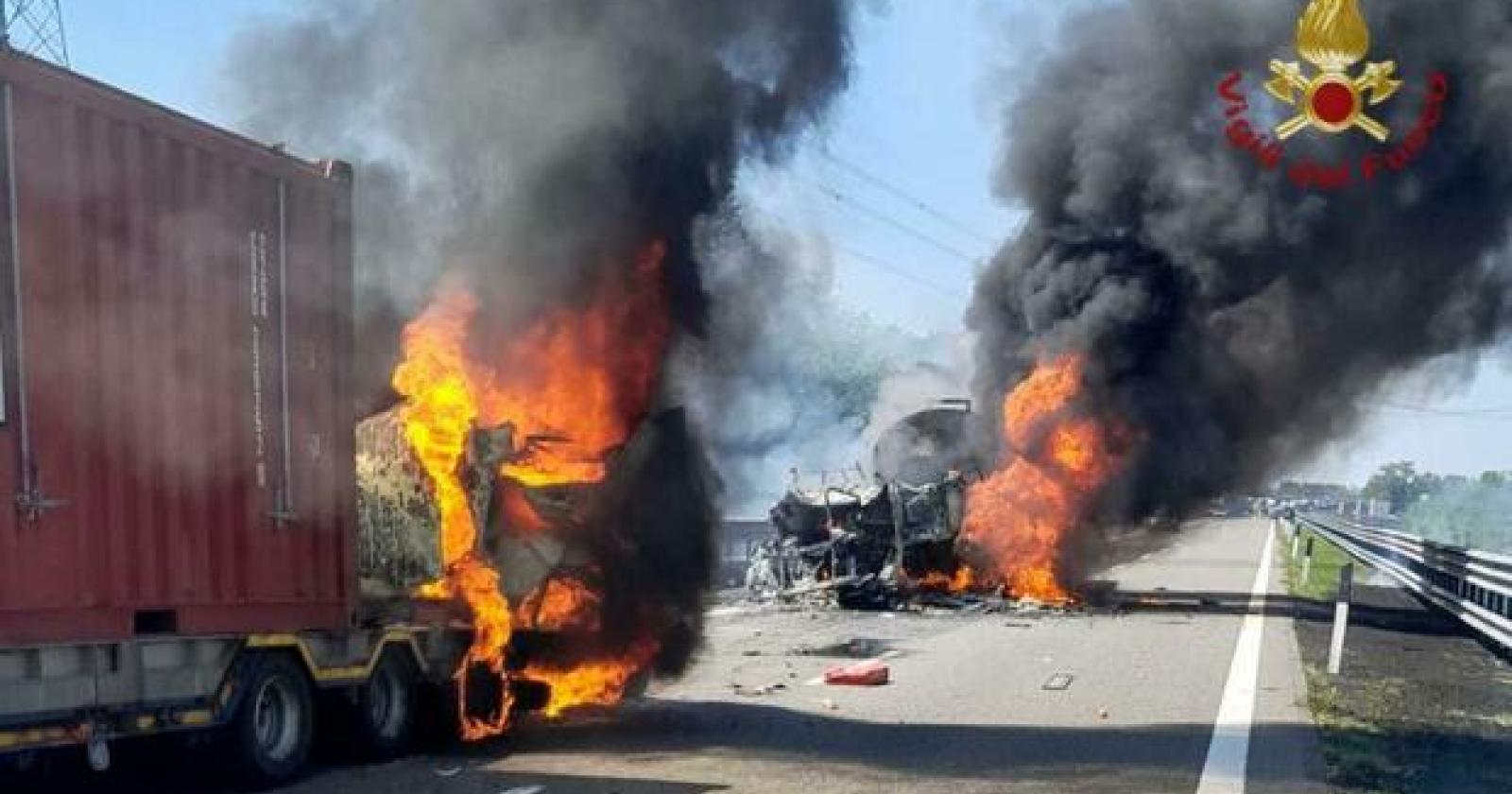Rogo infernale, carbonizzati due conducenti, entrambi veneti