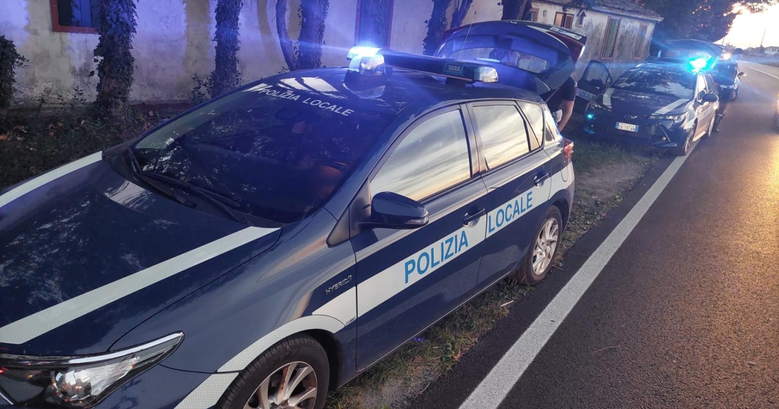 Schianto tra moto e scooter: in due all'ospedale