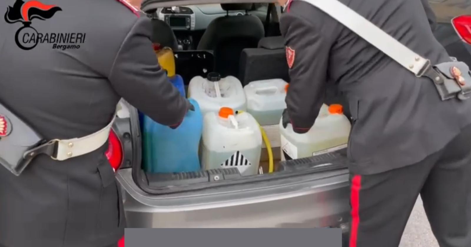Ladri in azienda fanno fuori mille litri di gasolio dagli escavatori