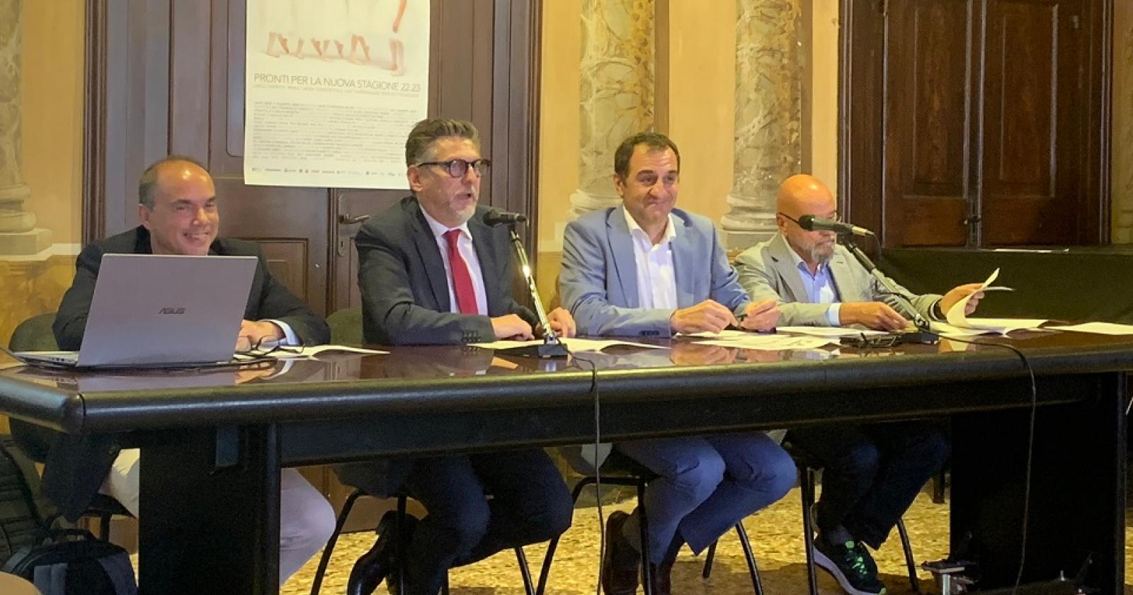 Via le restrizioni, tornano gli abbonamenti