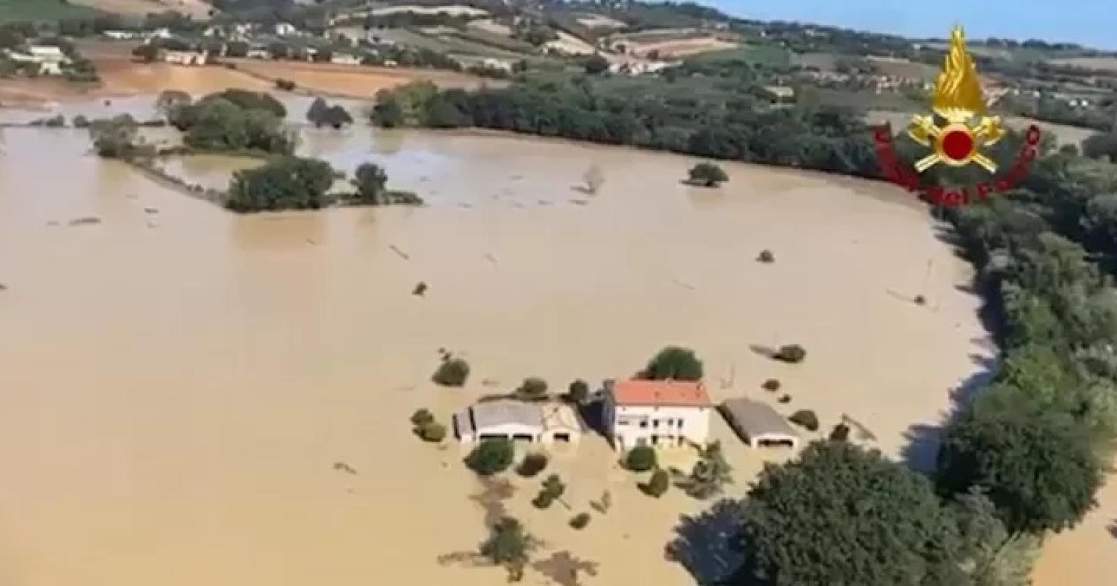 In viaggio per l'inferno di acqua, fango e morte