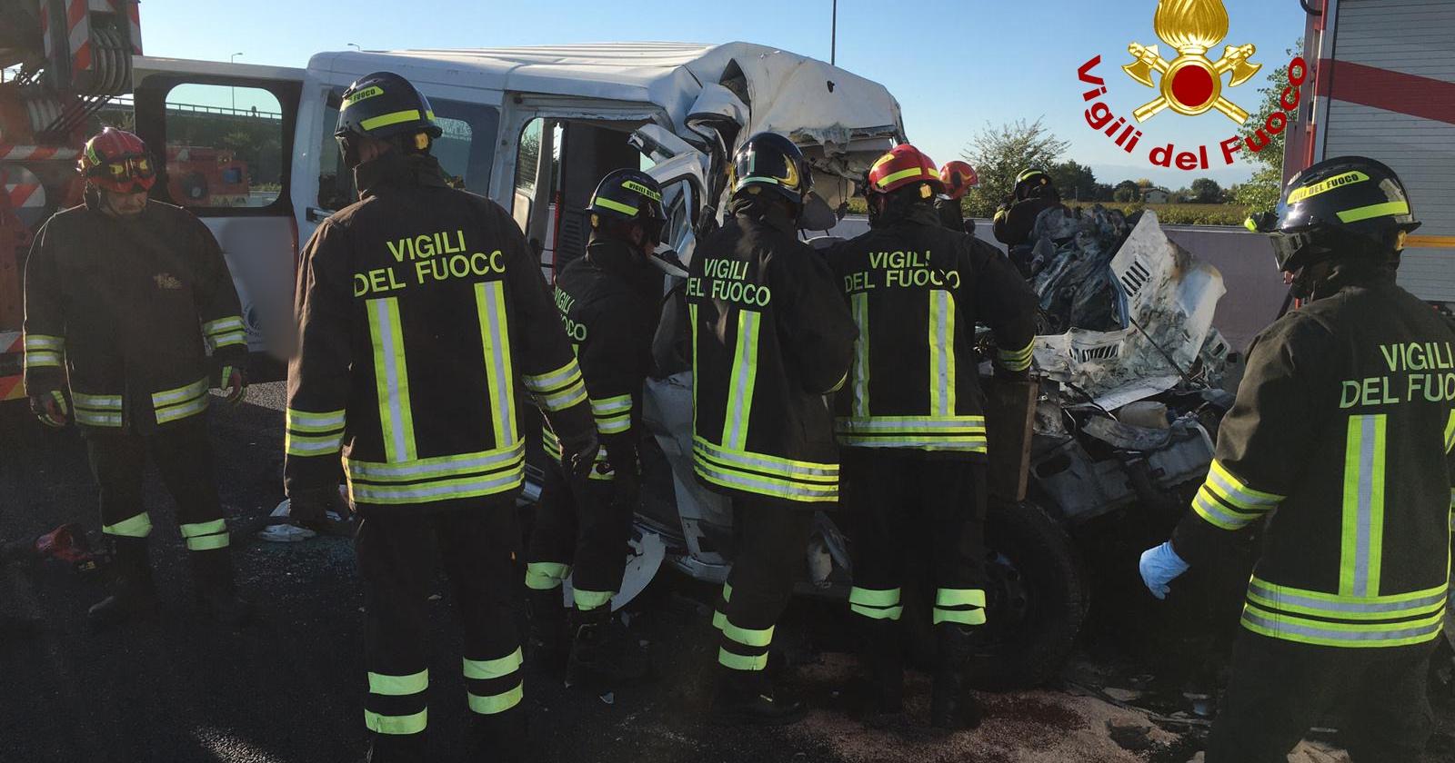 Strage e inferno in A 4, sei morti