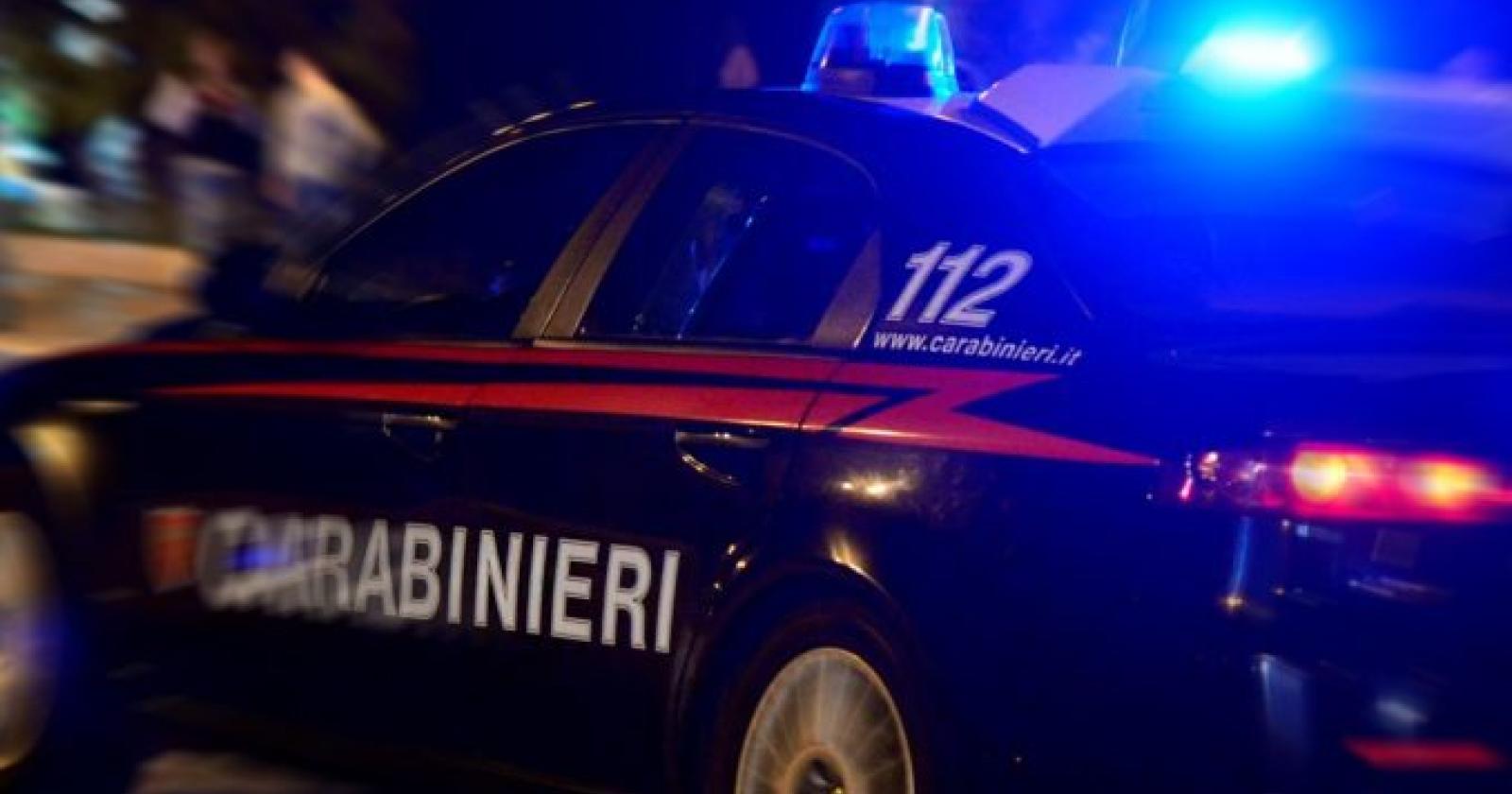 Cade nel canale e si frattura, salvata dai carabinieri