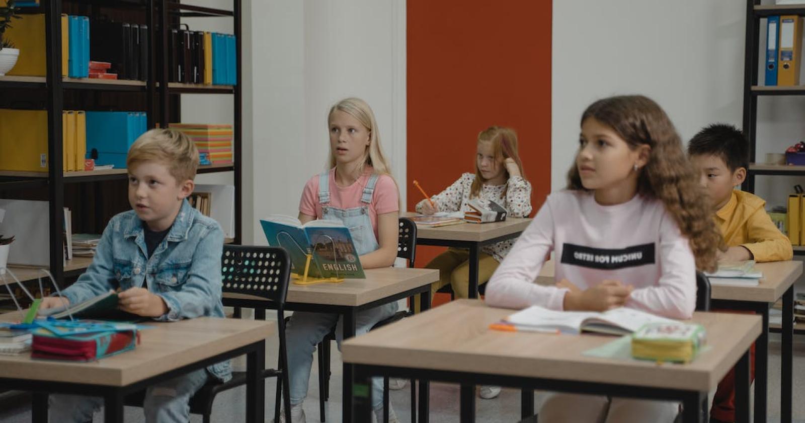 "Più italiano e più inglese, non dialetto"