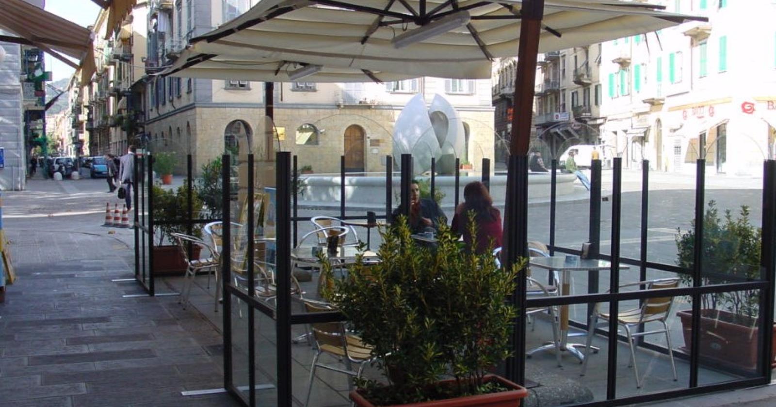 Dehors in stallo, il caos ferma tutto