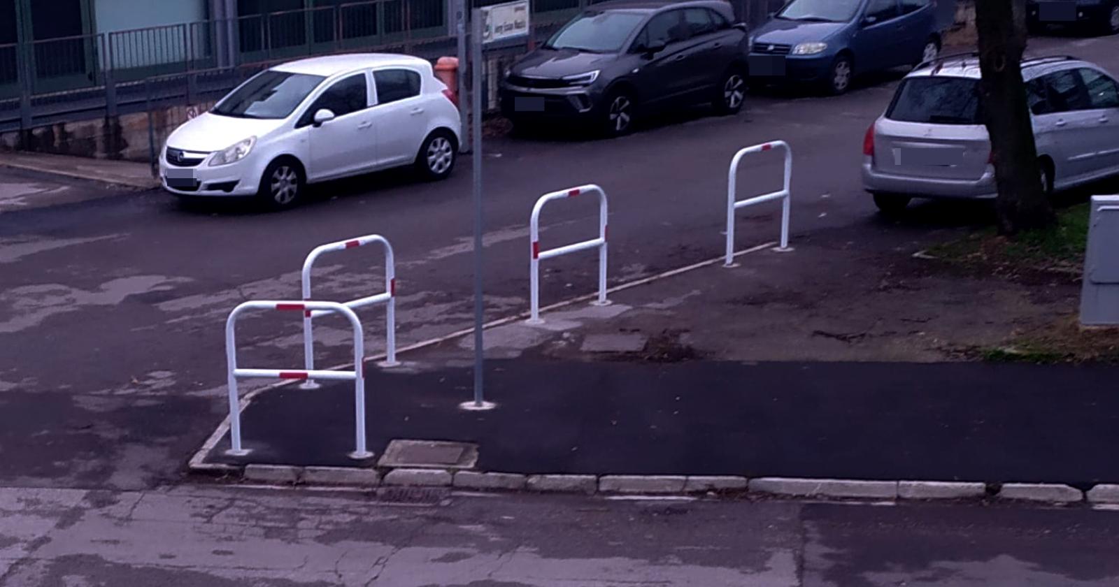 Abbattuto per l'ennesima volta il palo al Cepol