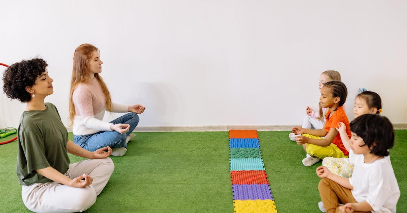 Yoga a scuola nell'ora di ginnastica