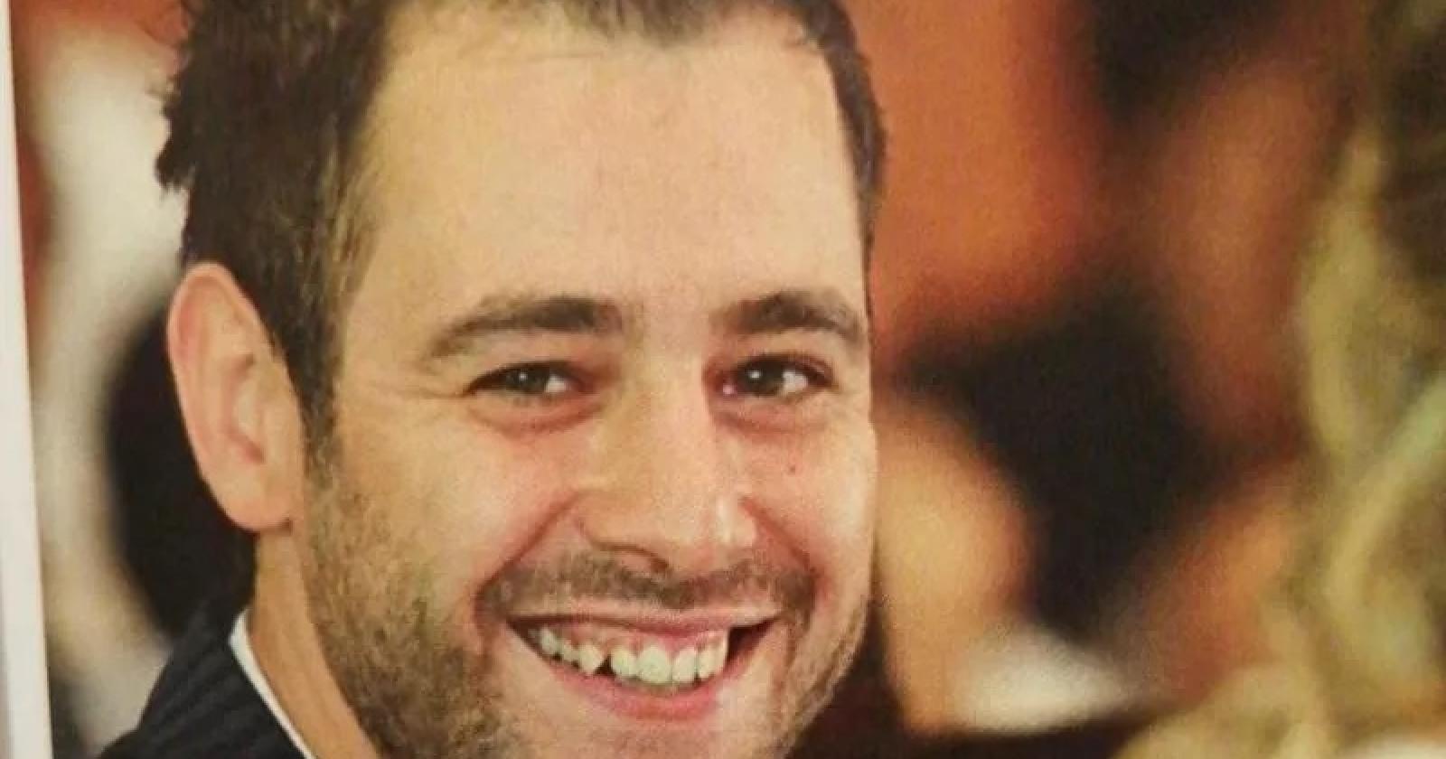Andrea muore a 38 anni, lascia la sua bimba di 7