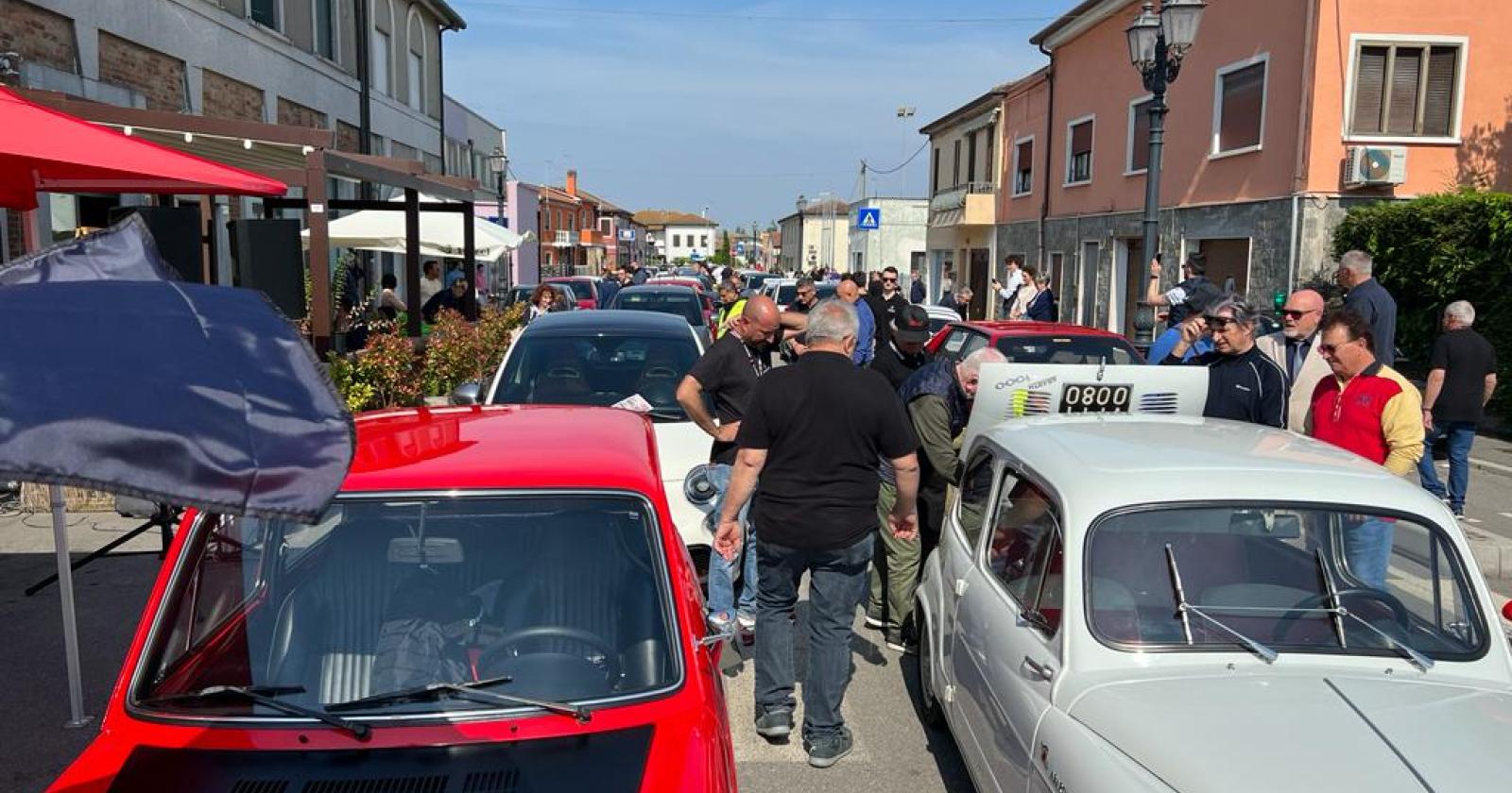 Il silenzio delle Abarth per le vittime dell'alluvione in Romagna