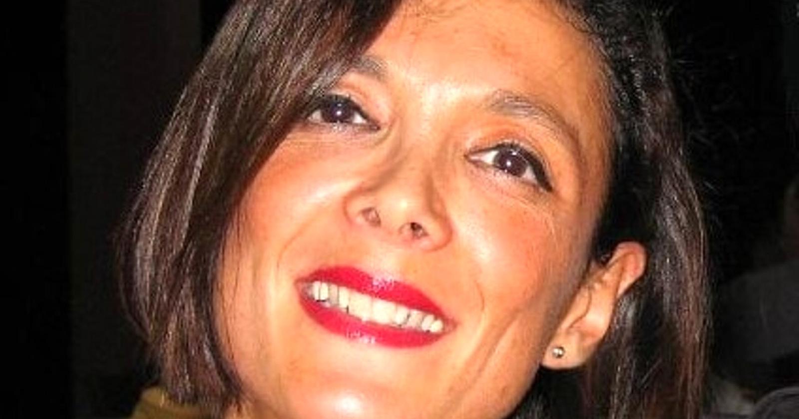 Muore a 55 anni tra le braccia del figlio