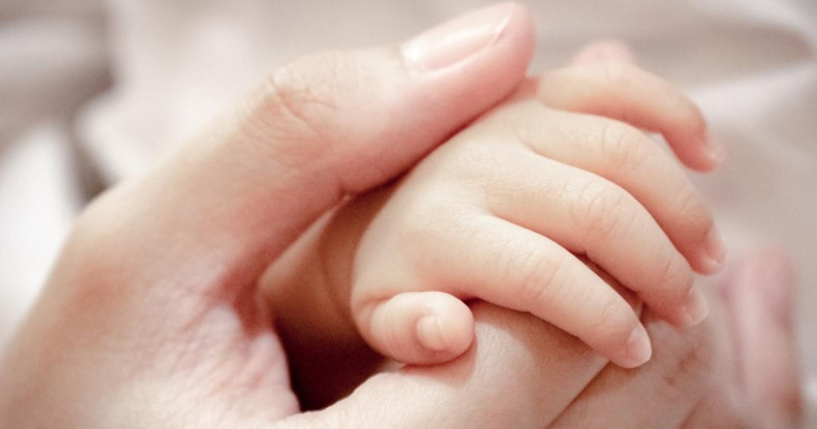 Neonato di 4 mesi muore all'improvviso in casa