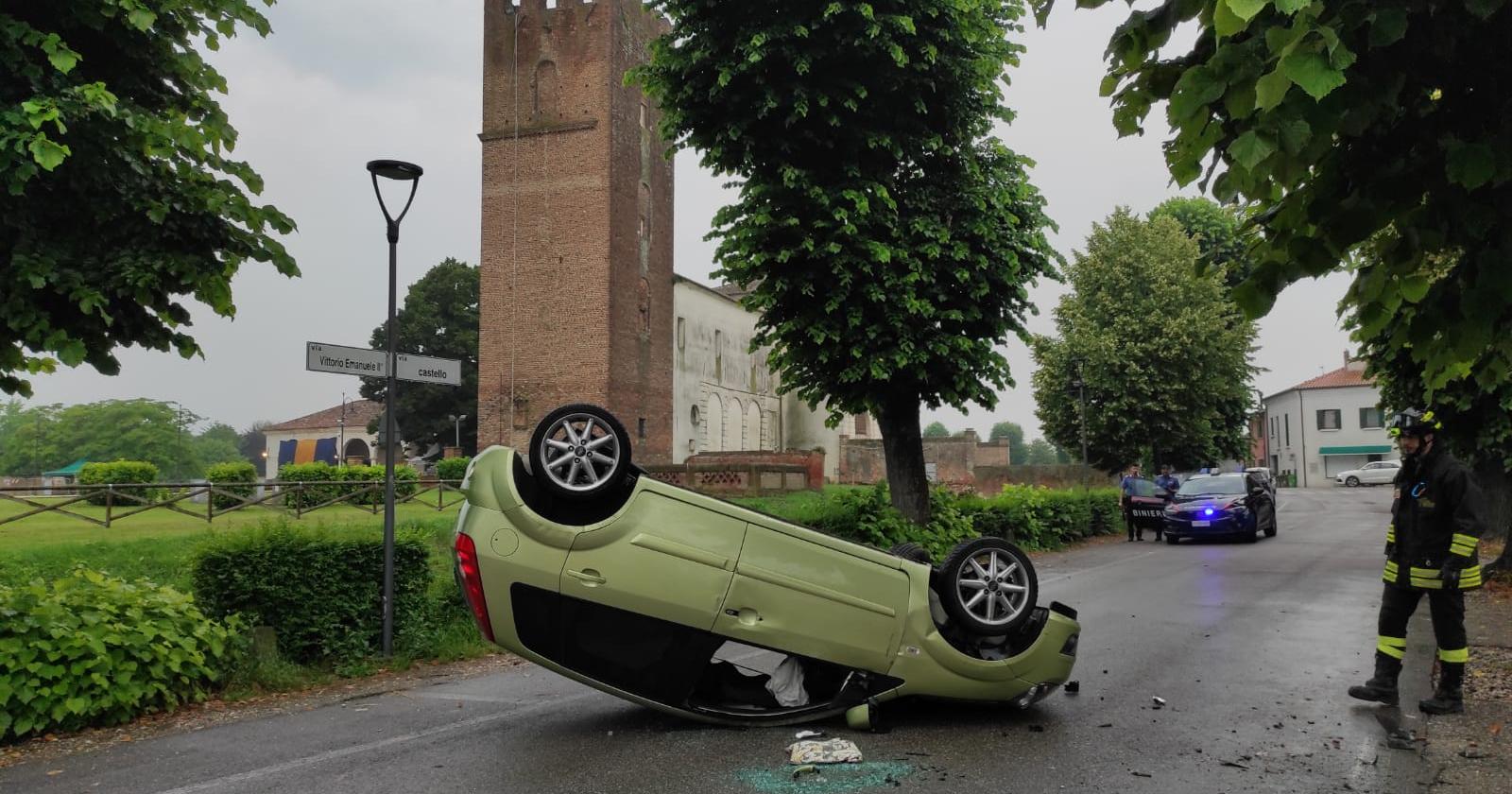 Finisce fuori strada in Transpolesana