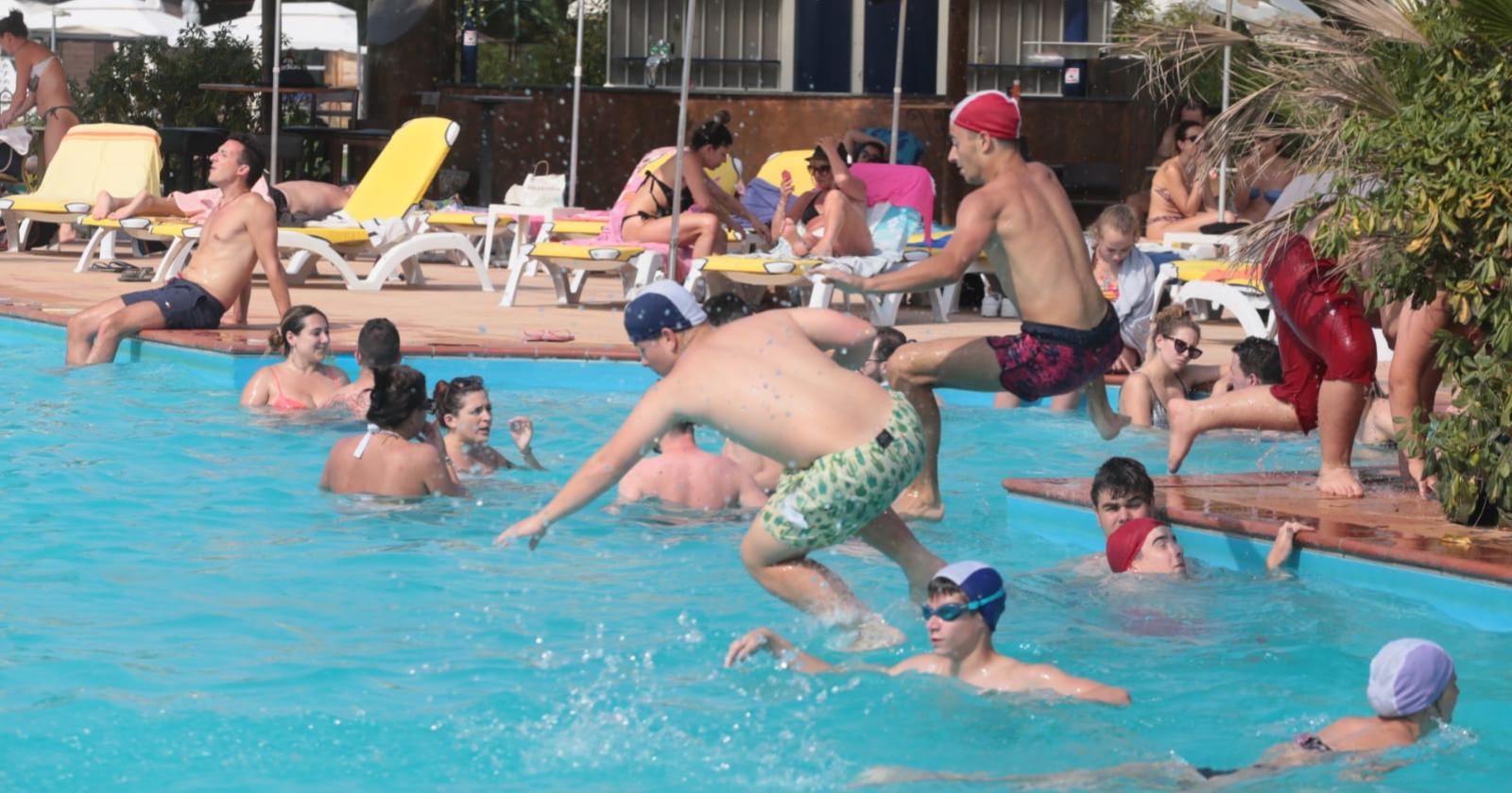 Tutti in piscina a Palazzo Rosso e in diretta su Delta Radio! 