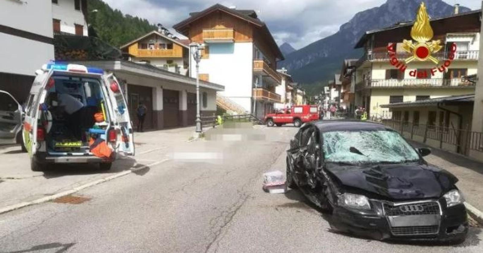 Famiglia a passeggio travolta da un'auto: muoiono bimbo, padre  e nonna