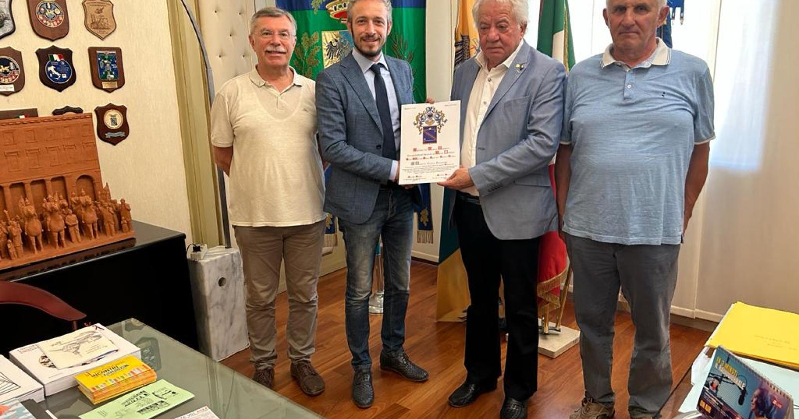 Nastro azzurro per il presidente!