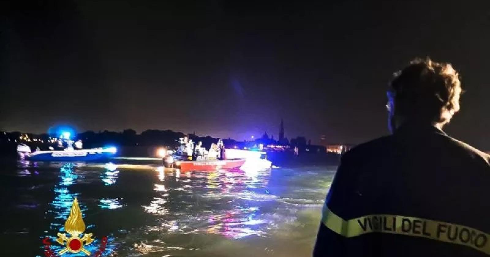 Schianto sulla briccola dopo il Redentore, muore un giovane