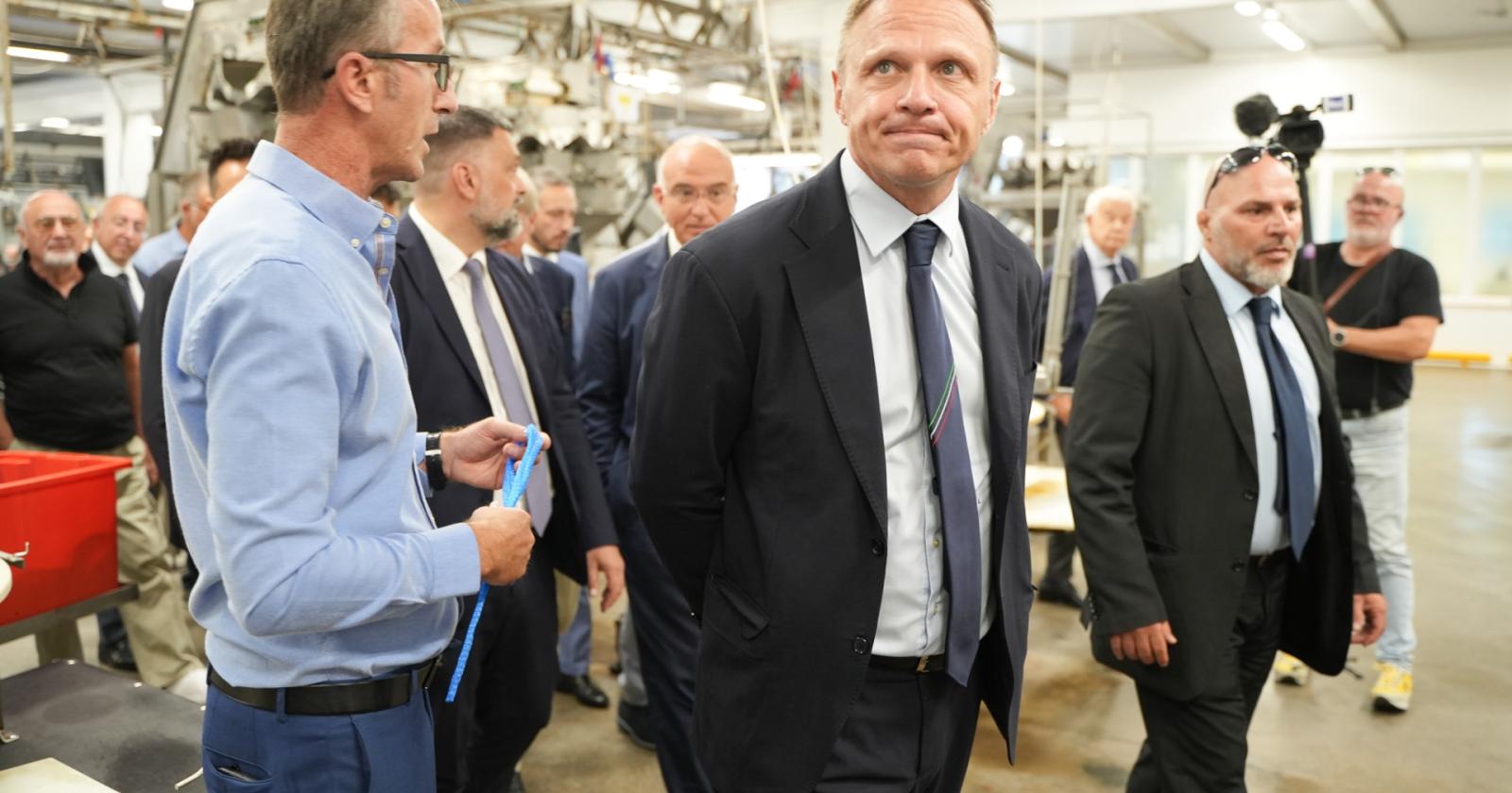 Il ministro in Polesine: "Contro il granchio blu indennizzi"