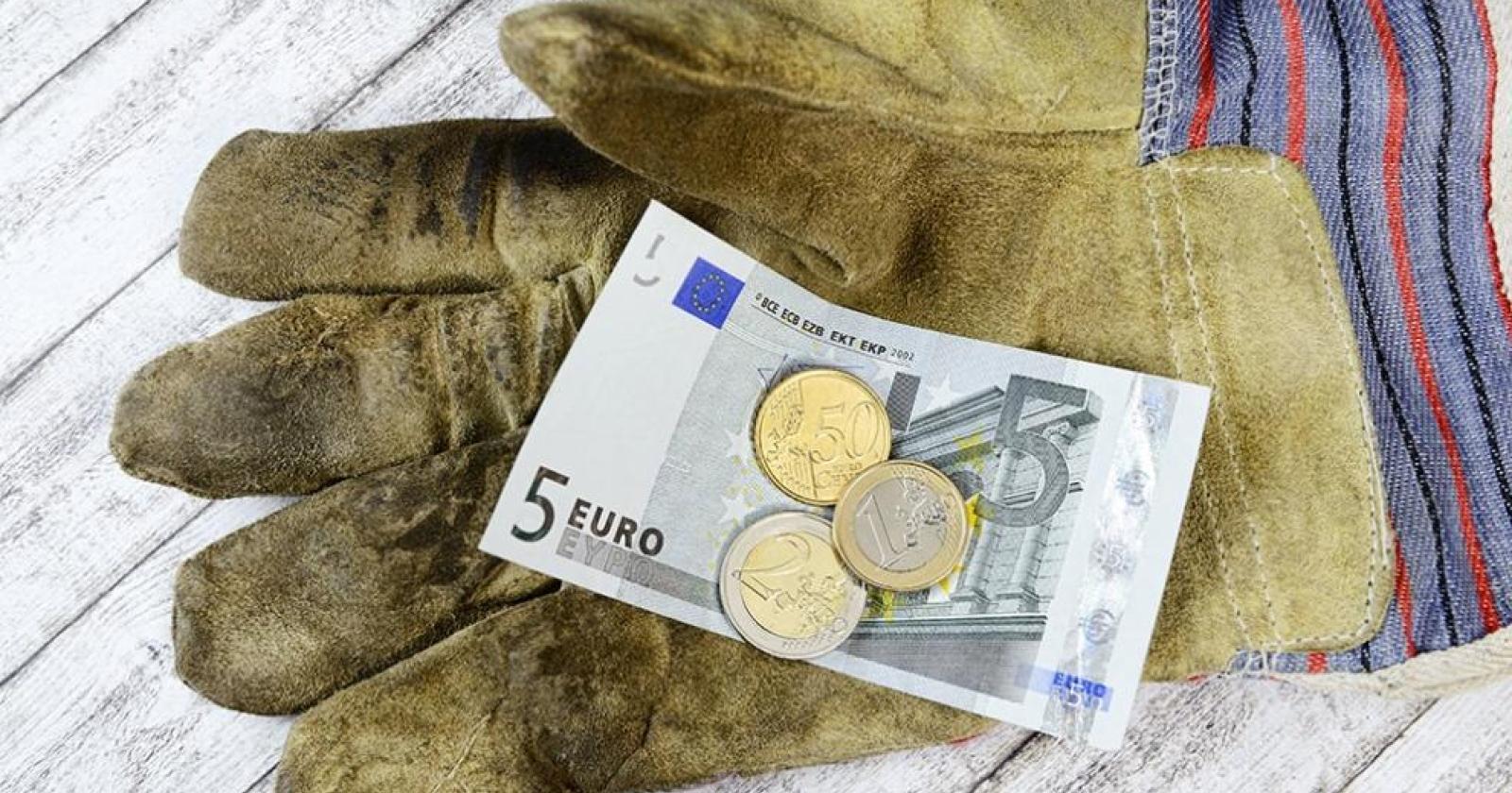 “Salario minimo: sì, per pari dignità”