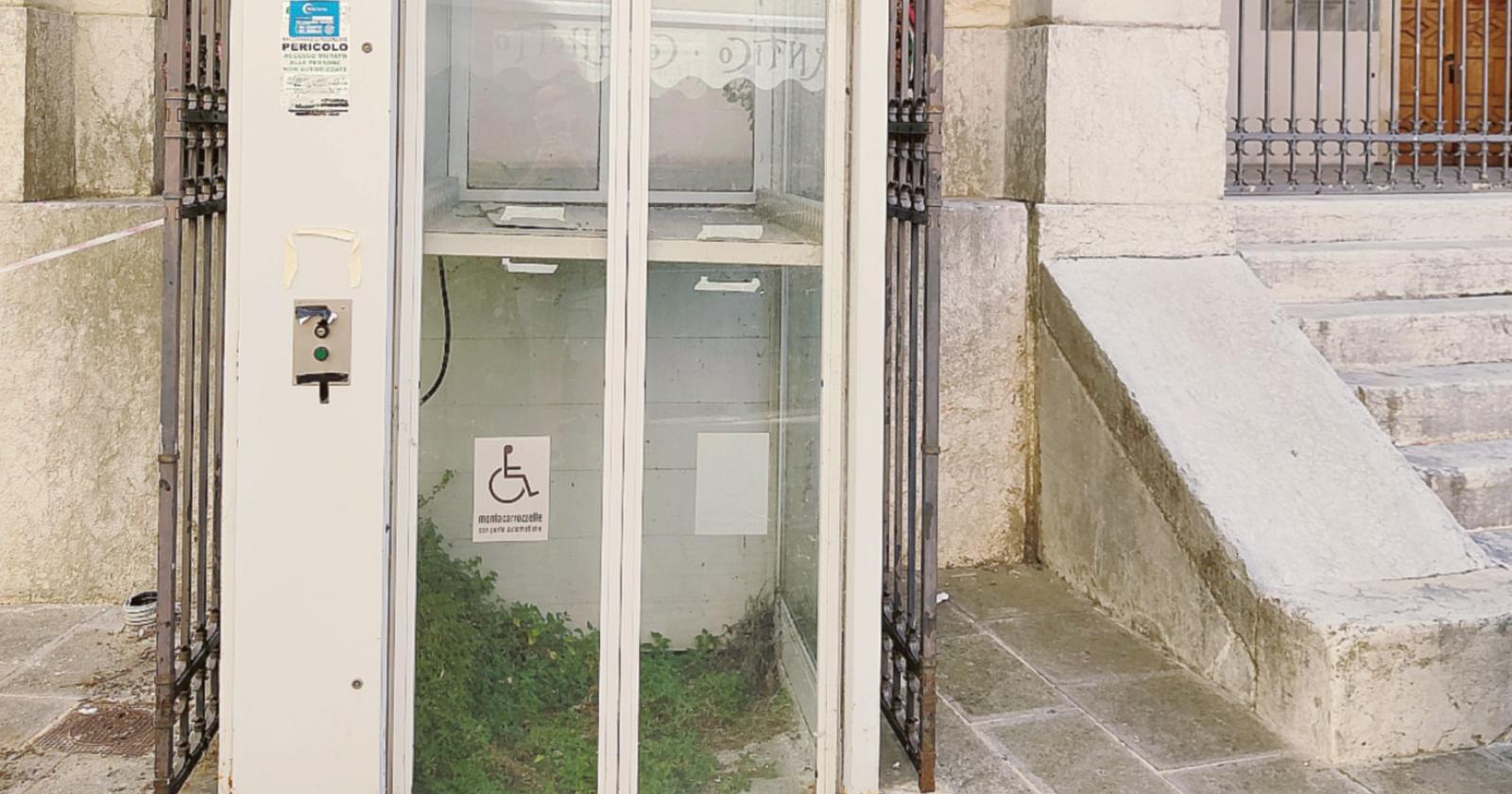 “Sistemare subito quell’ascensore”