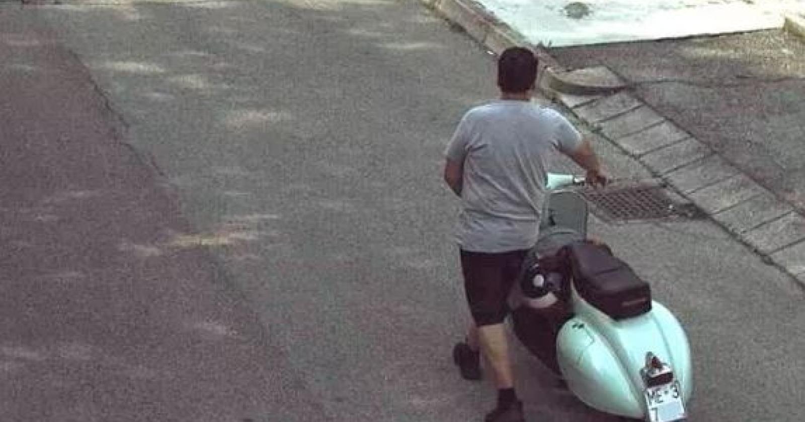 Entra in Ztl spingendo la Vespa: multato lo stesso. Paga 75 euro