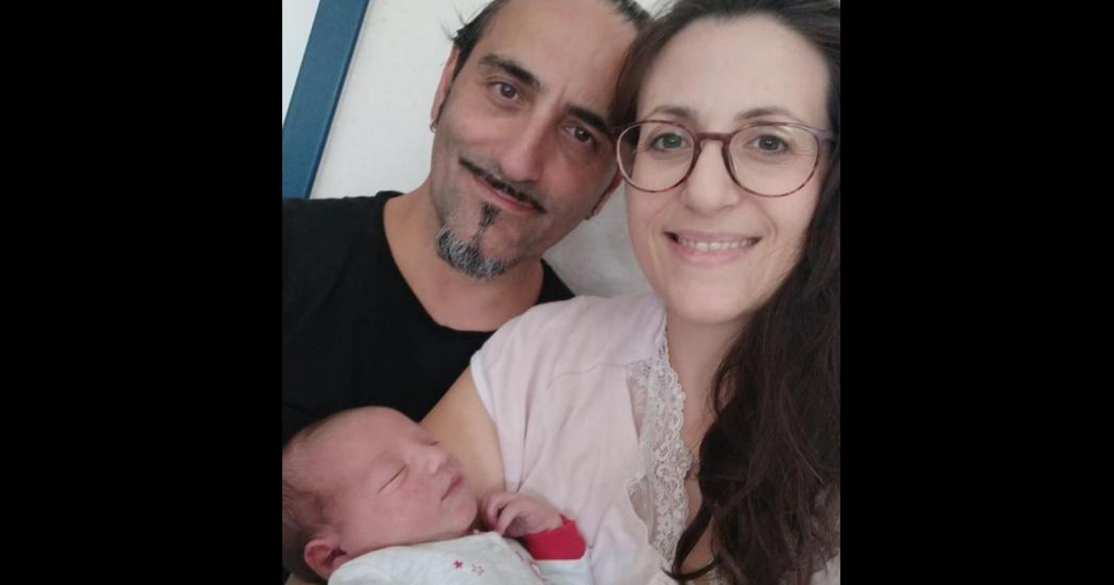 Il bimbo ha fretta: nasce in auto