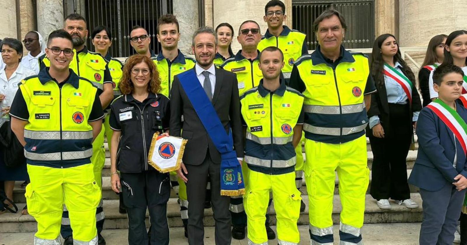 Gli angeli in giallo ricevuti da Papa Francesco