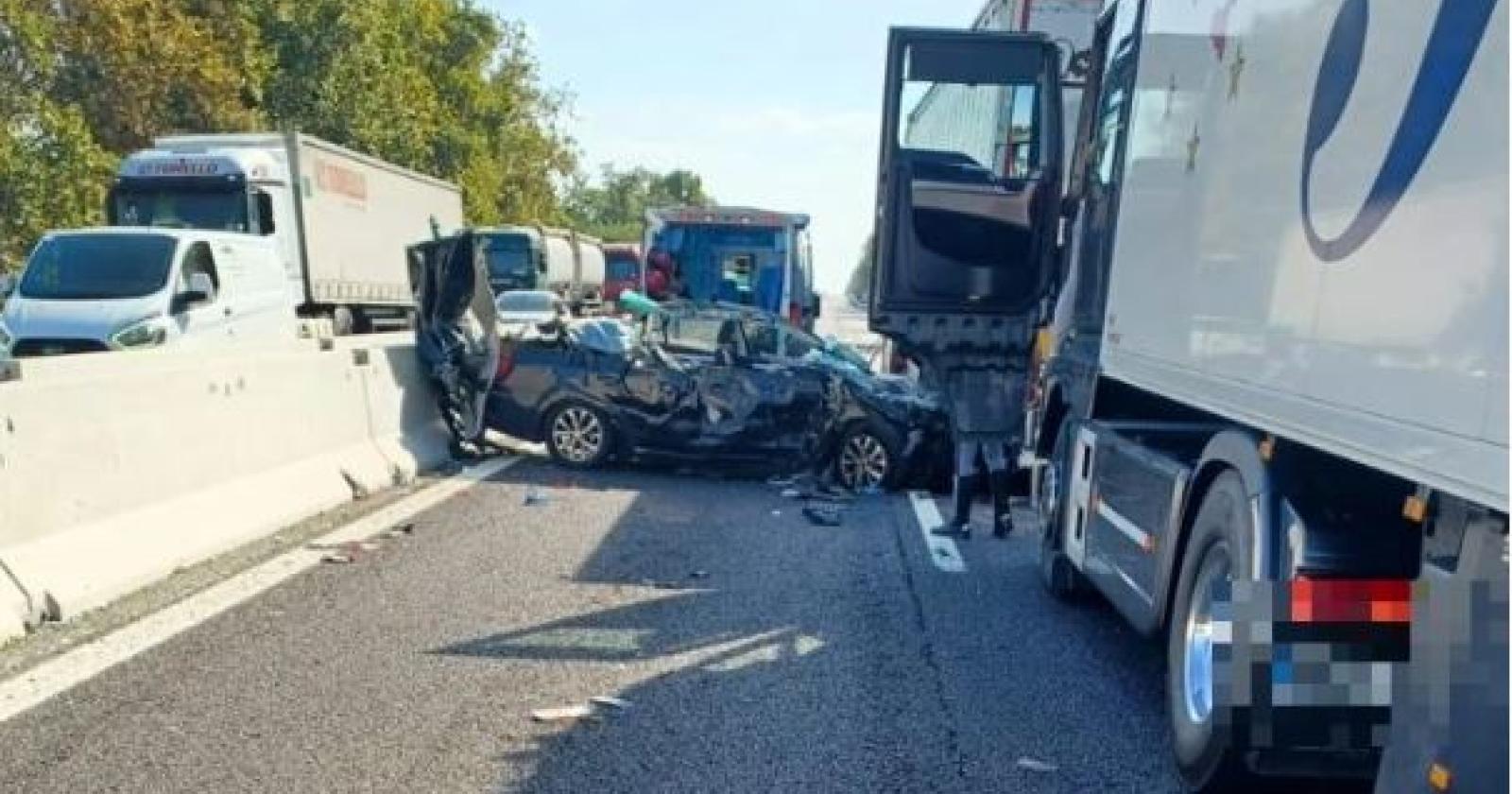 Orrore in A13, muoiono mamma e bimba