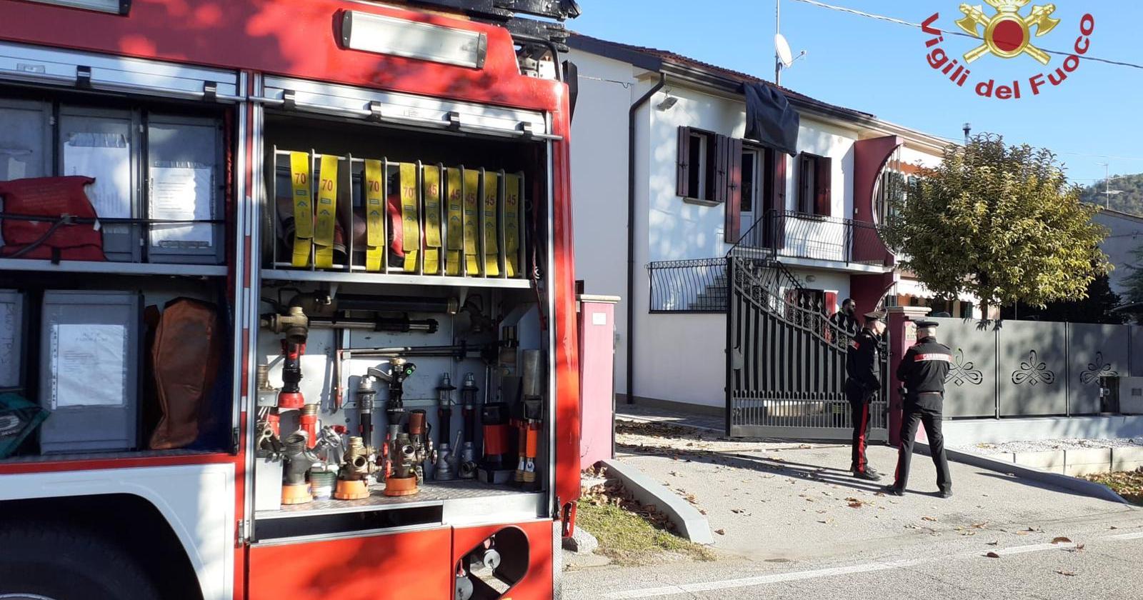 Trovati morti in casa madre e figlio