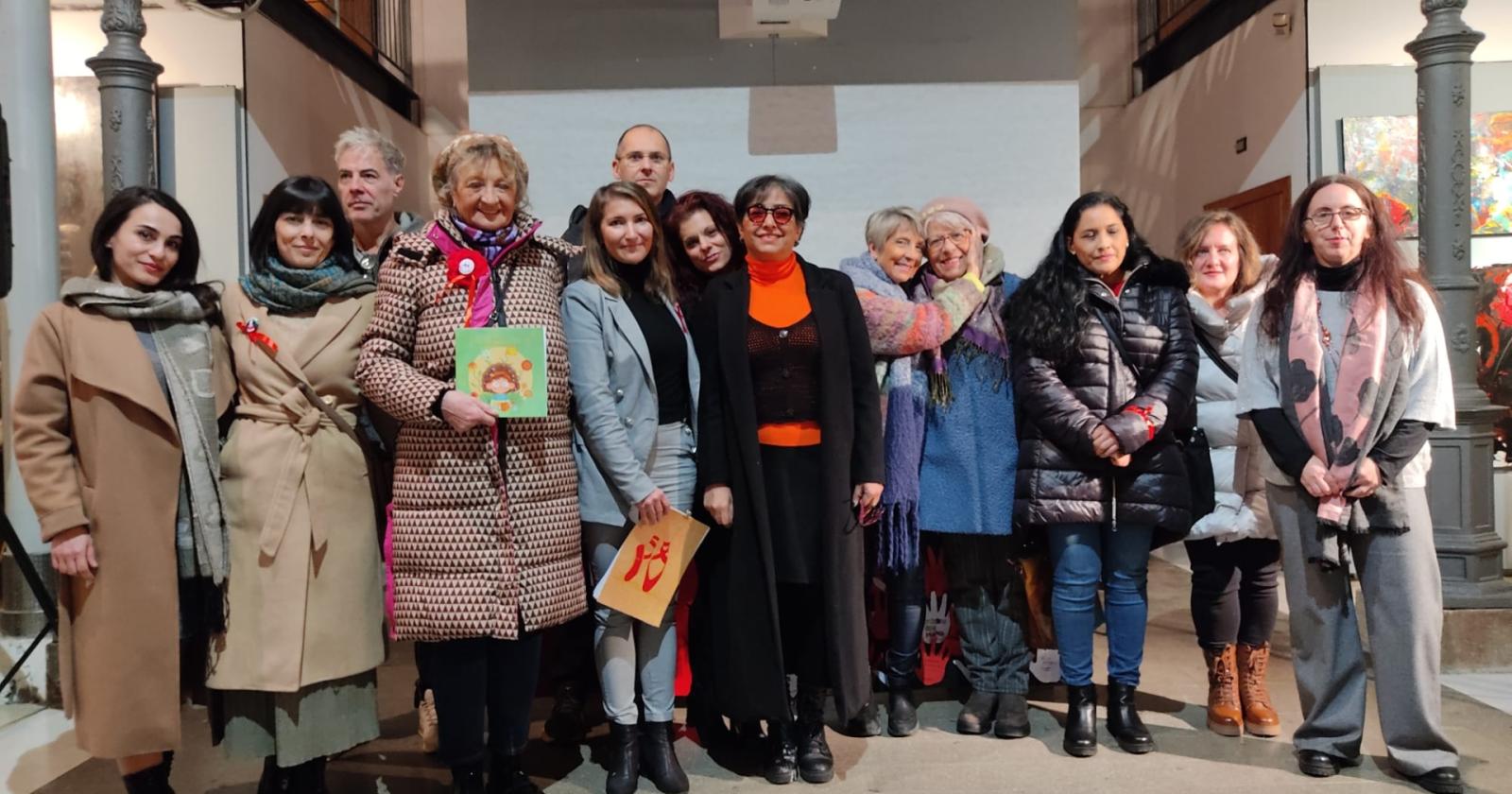 Venti artisti per dire no alla violenza