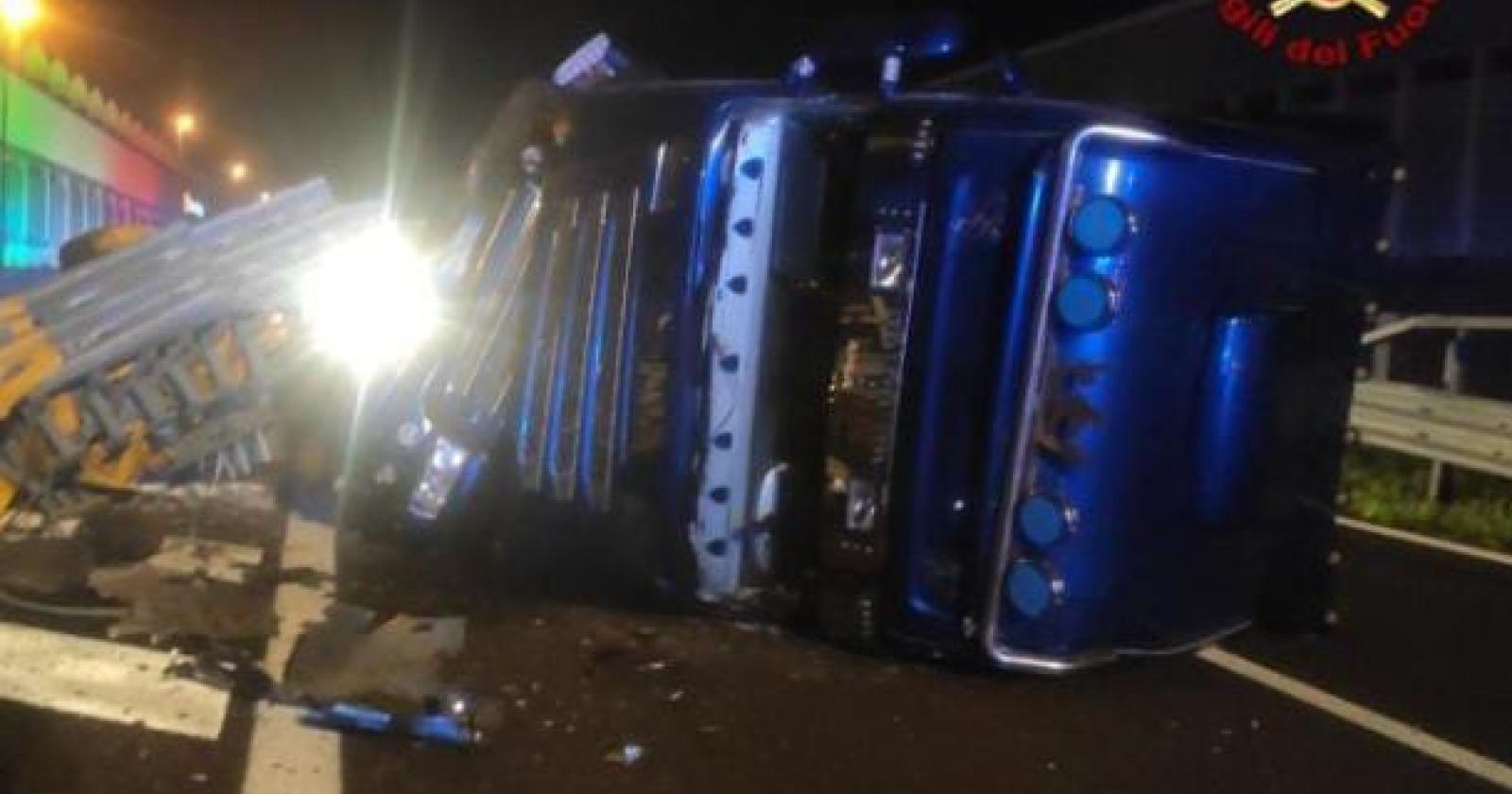 Tragico incidente in Romea, muore camionista
