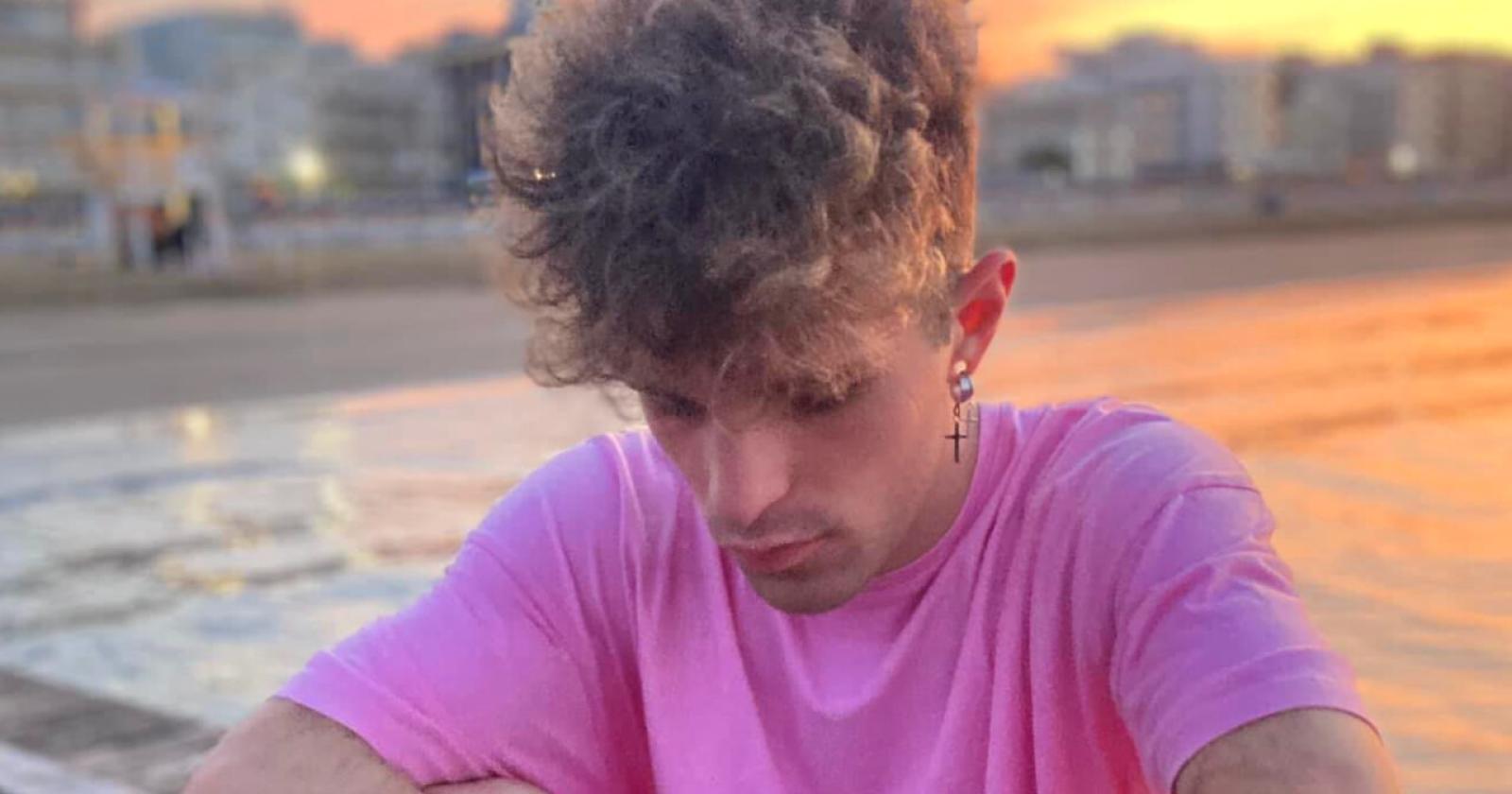 Trovato morto in casa a 21 anni