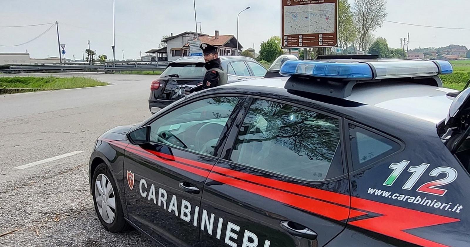 Aggredite in strada, ferite e rapinate: aggressore ai domiciliari