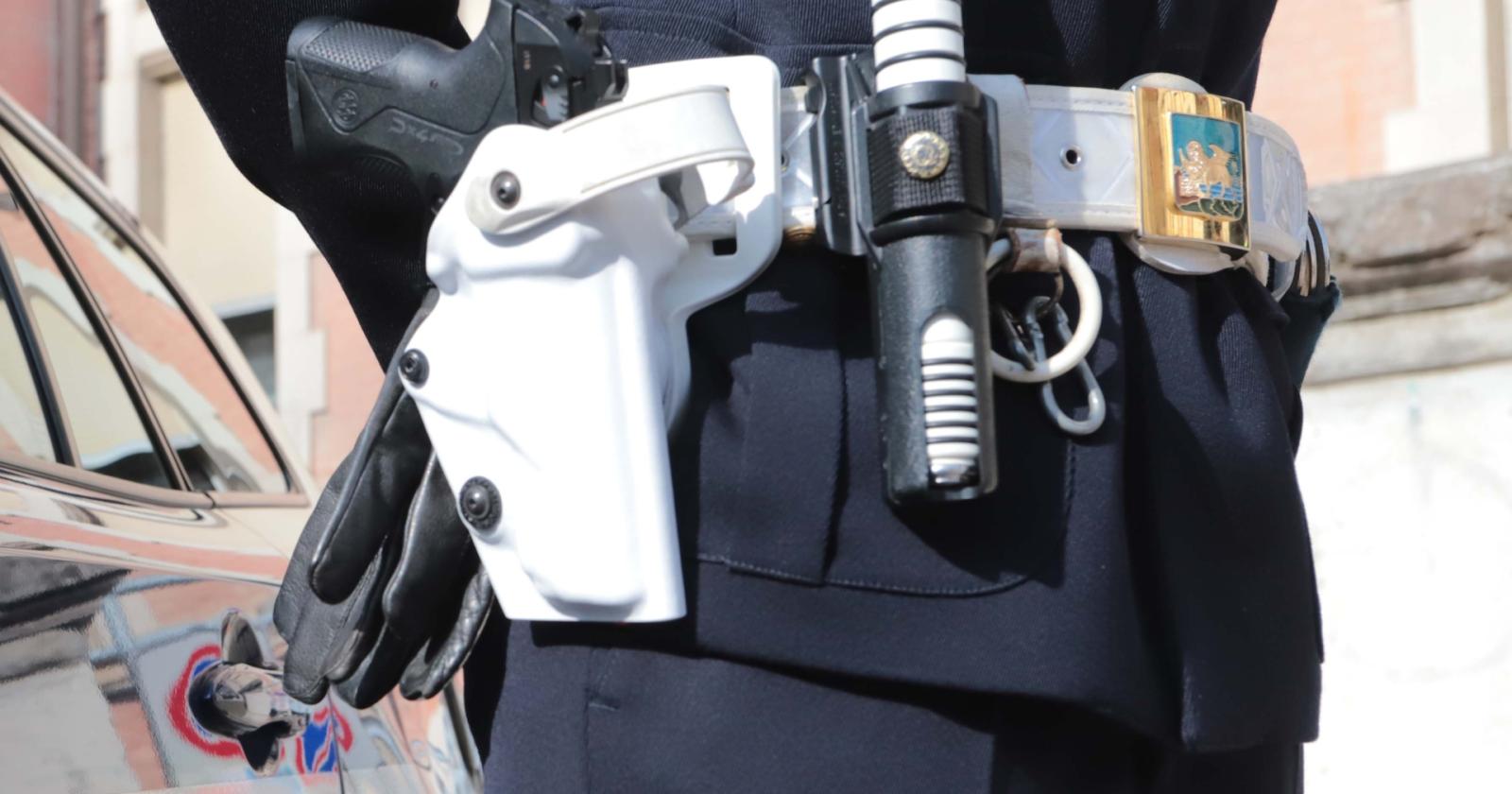 La città promuove la pistola ai vigili