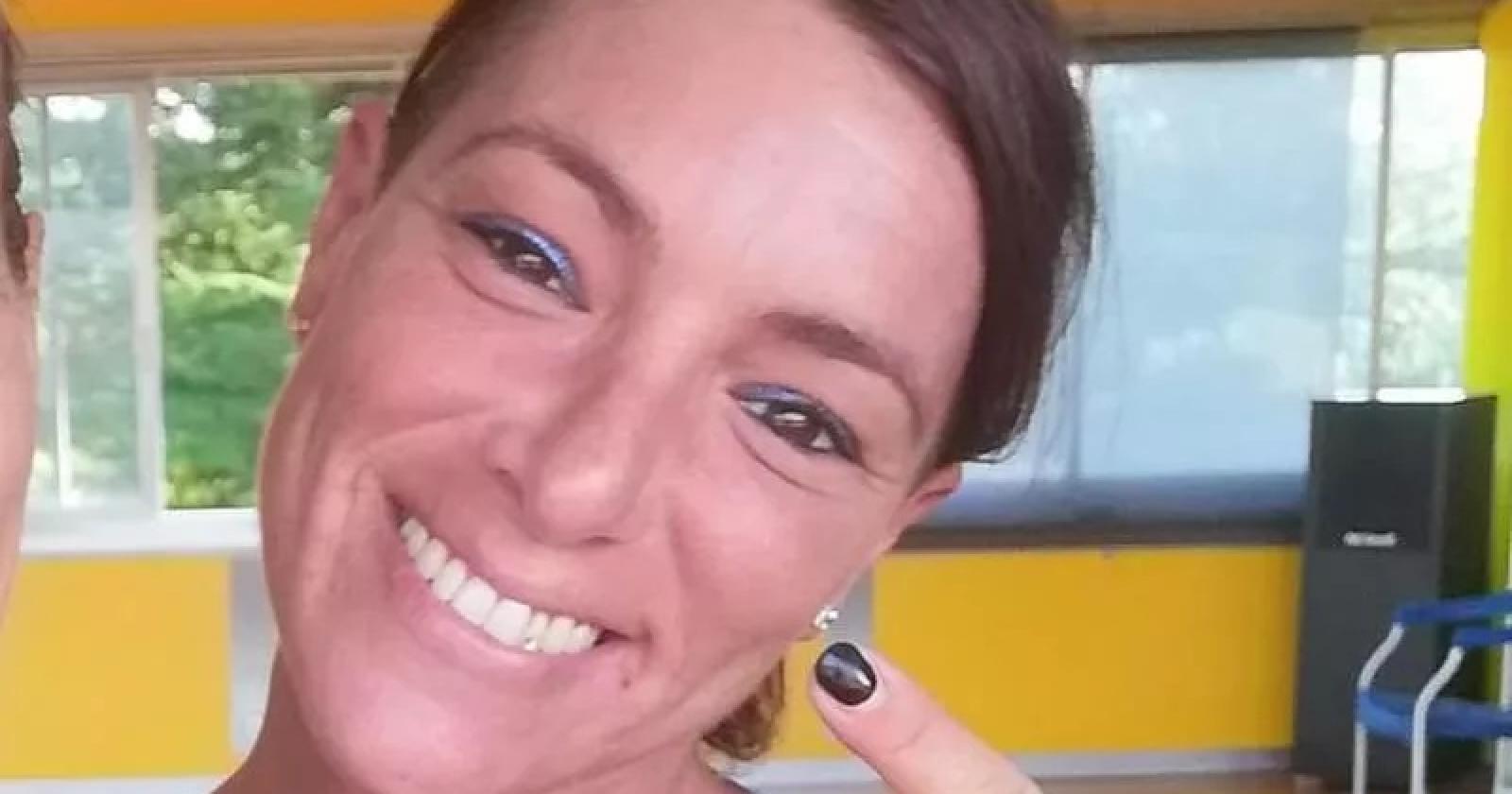 Uccisa a coltellate, si cerca il compagno