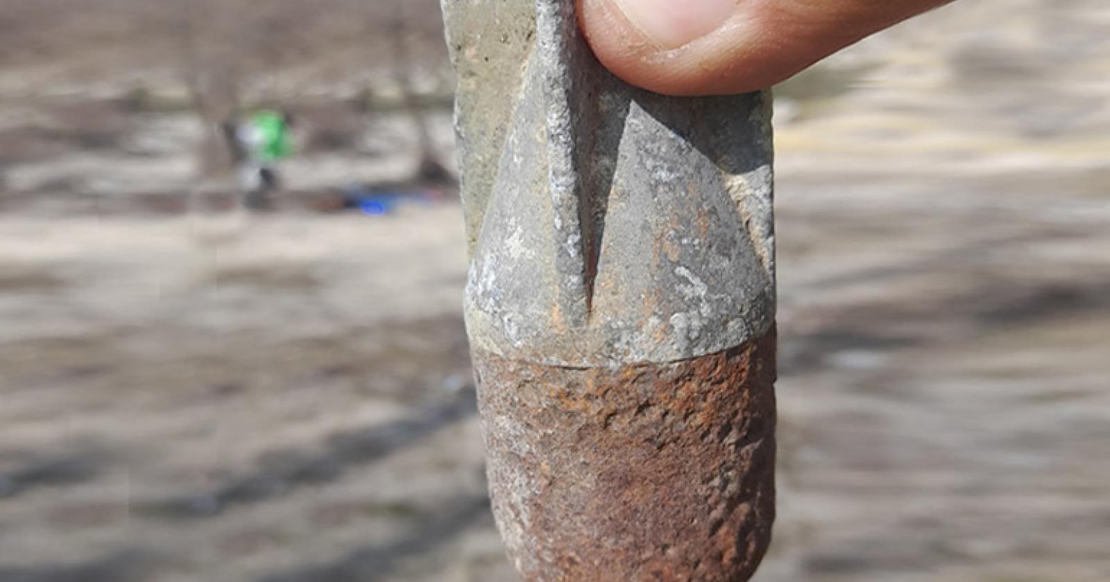 Spunta una bomba: è un residuato
