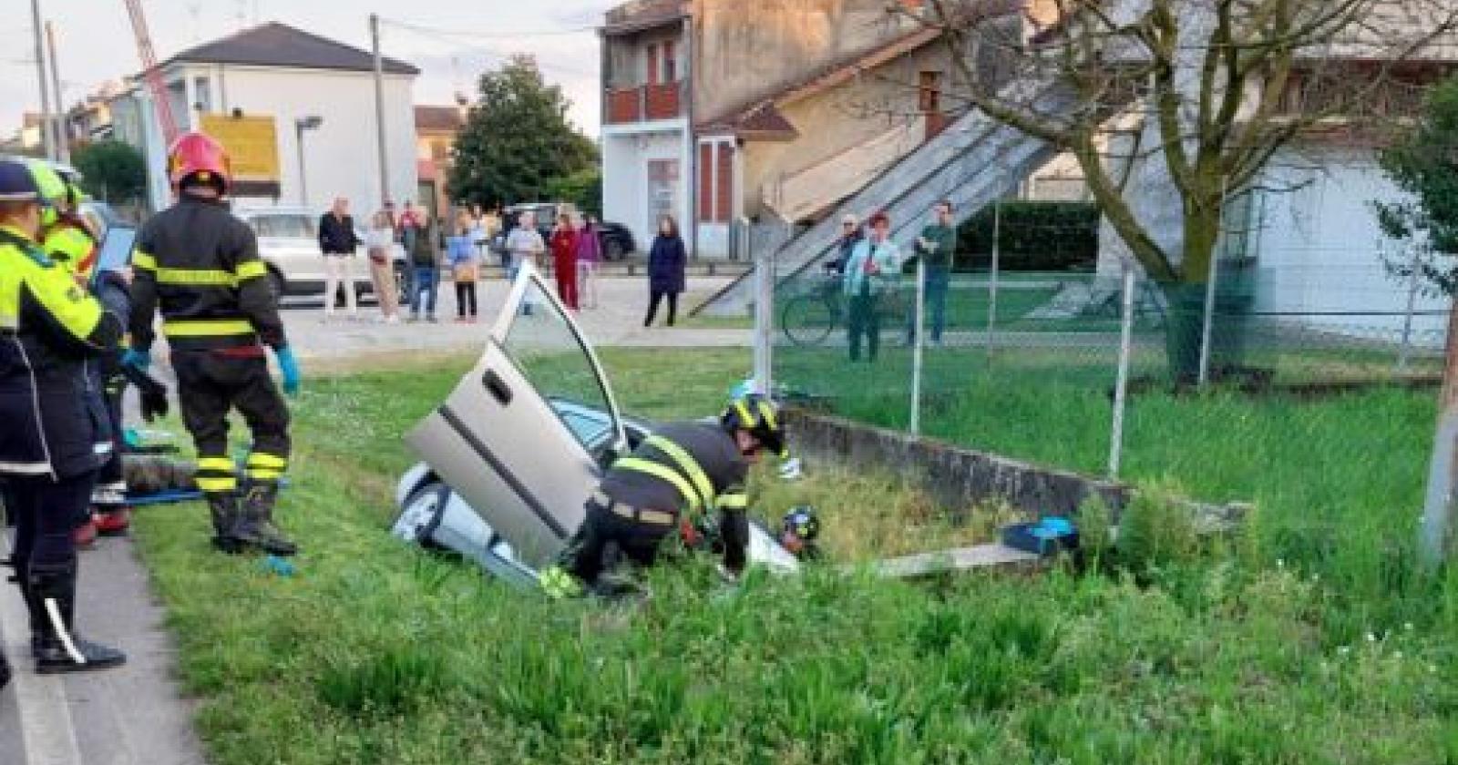 Schianto in auto, grave un 55enne